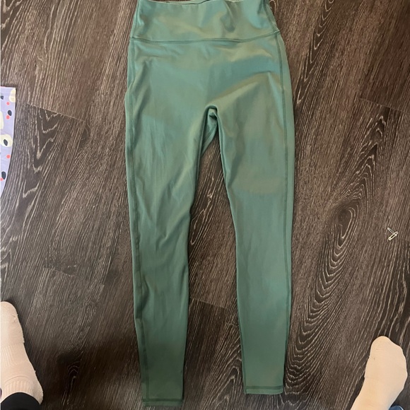 Fabletics 7/8 Leggings Size Medium - Picture 2 of 3
